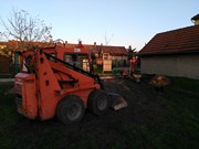 Stavba opěrné zdi u zahrady školy 2017